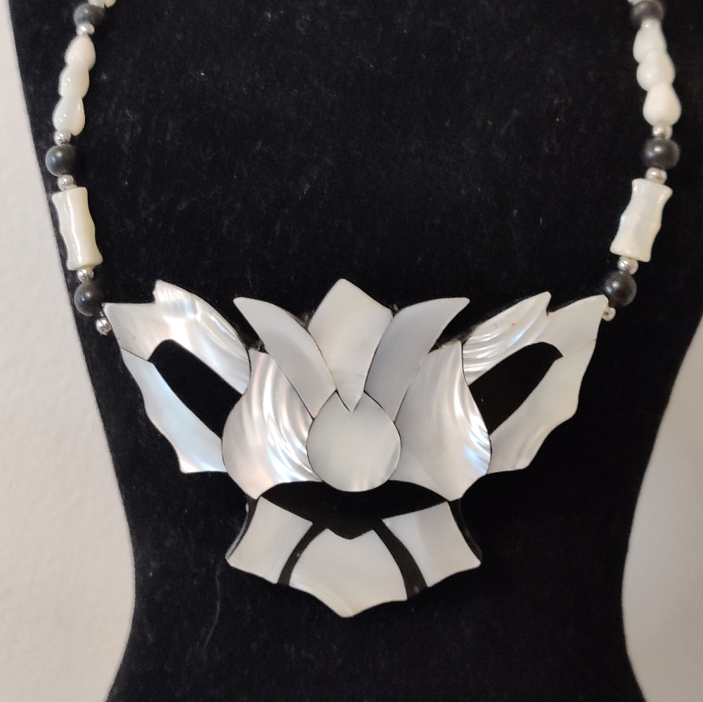 Vintage Lee Sands Lotus Flower Mother of Pearl Necklace
